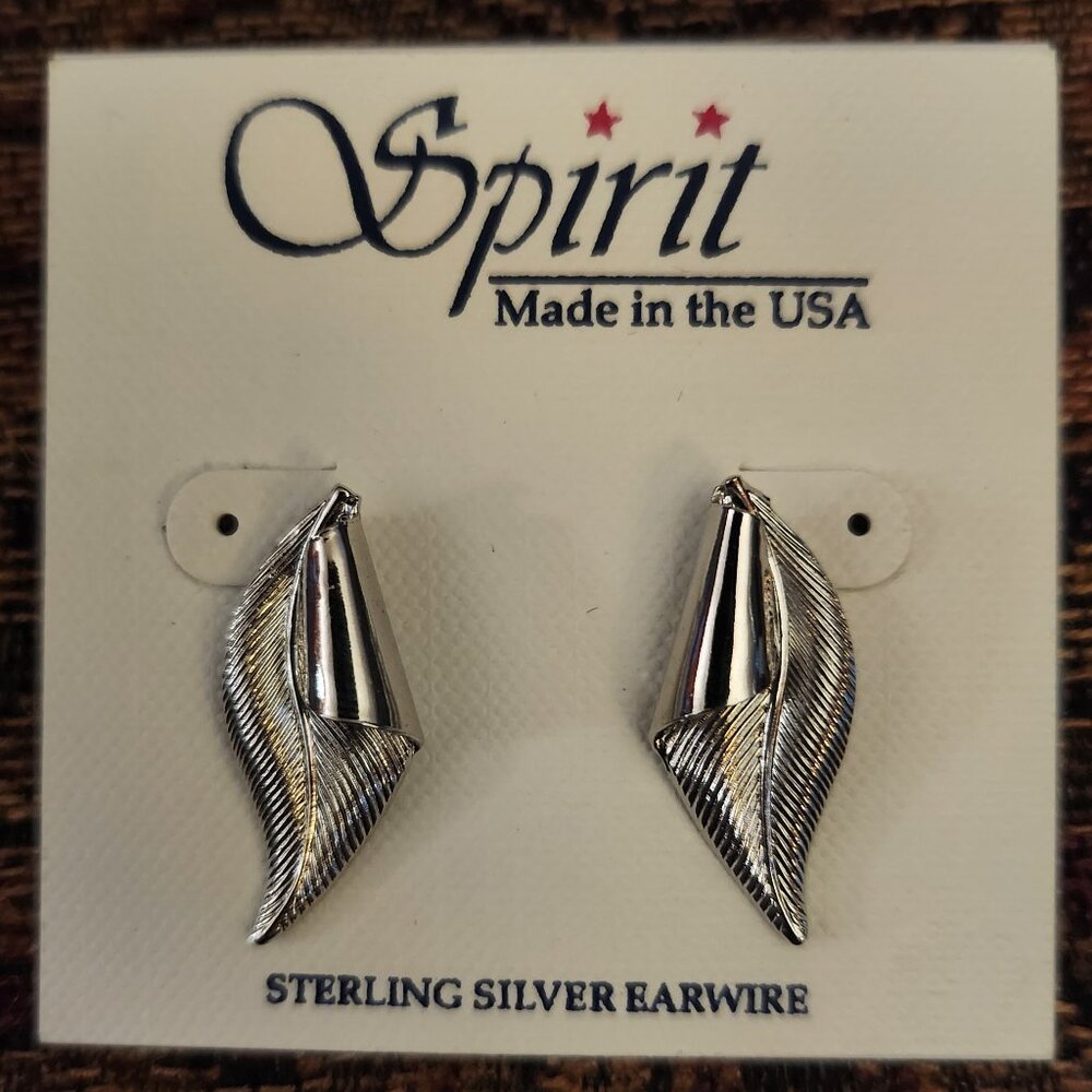 Sculpted Curl Leaf Post Earrings